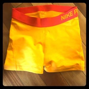 Nike pro shorts size small
